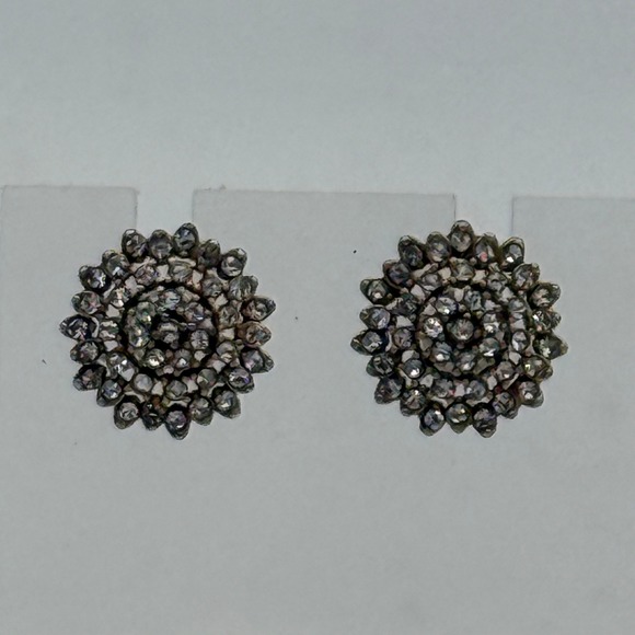 Unbranded Jewelry - Vintage Gold Tone Rhinestone Flower Stud Earrings Sunburst Floral Cluster Studs